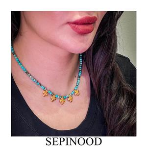 گردنبند فیروزه با آویزهای گل دستساز - گالری سپینود