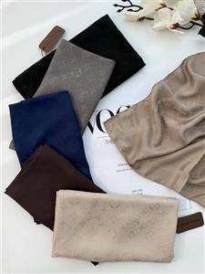 روسری ابریشم ژاکارد مدل Lv