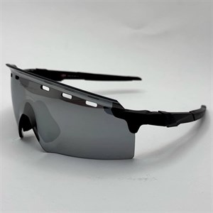 عینک آفتابی اوکلی نقره ای مشکی کد OAKLEY 4935