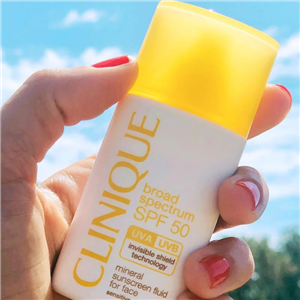 کرم ضد افتاب بی رنگ SPF50 invisible shield technology