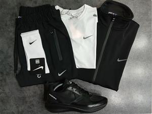 ست۵تیکه(کتونی گرمکن شلوار تیشرت جوراب)Nike