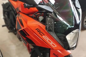 موتور سیکلت کی تی ام RC200-1404