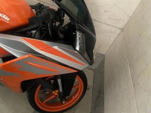 موتور سیکلت کی تی ام RC200-1402