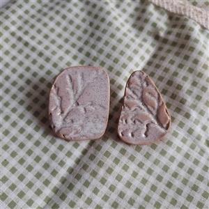 گوشواره میخی سرامیکی دست ساز ـ طرح برگ ـ کد 2