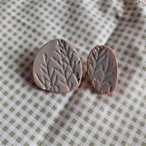 گوشواره میخی سرامیکی دست ساز ـ طرح برگ ـ کد ۱