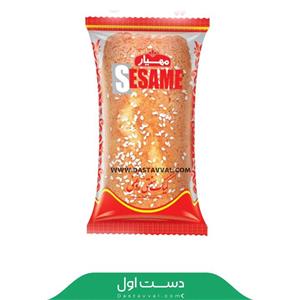 کیک صبحانه سنتی با تزئین کنجد مهیار