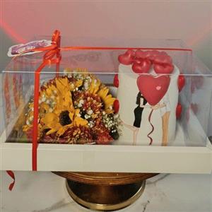 باکس گل و کیک فانتزی