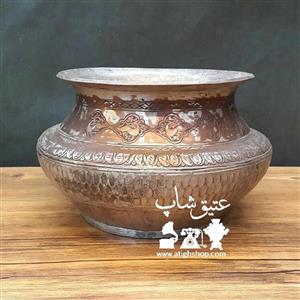 دخل برنجی قدیمی دور تا دور قلم دست بدنه محکم و سنگین وزن