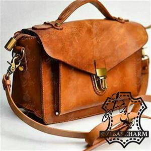 کیف دوشی زنانه چرم طبیعی دست دوز زیباس چرم