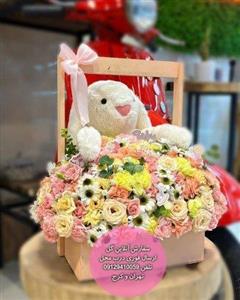 دسته گل و کیک تولد برای تبریک تولد نوزاد