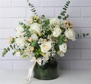 گلدان شیشه ای رز و عروس