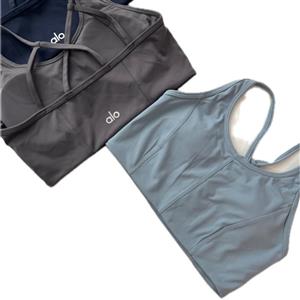 نیمتنه ورزشی زنانه الو یوگا Alo Yoga مدل استرپی