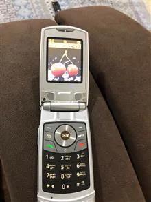 فلت بین گوشی سامسونگ مدل E490