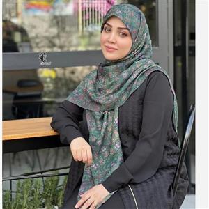 روسری نخ طرح گلشن قواره 140 زمینه سبز آبرنگی گل ریز