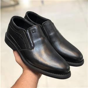 کفش چرم مردانه رخشی مشکی کلاسیک رویه چرم طبیعی گاوی زیره لاستیکی ضد سایش کفی طبی ضمانت زیره