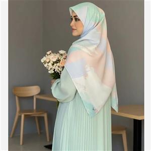 روسری نخی کاستوم طرح نلین ابعاد 140 در 140 چرخ دوز لیز نیست