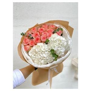 دسته گل آنمون و هورتانسیا برای روز زن 4527