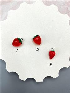 آویز توت‌ فرنگی