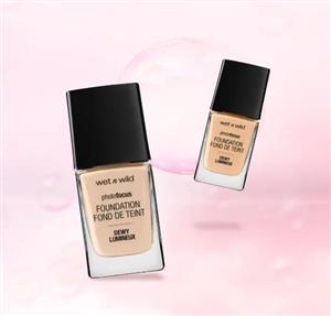 کرم پودر ویت اند وایلد فتو فوکس دیویی Wet n Wild Photo Focus Foundation Dewy / Lumineux