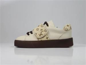 کفش کتونی زنانه لویی ویتون شو | Louis Vuitton shoe