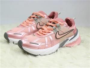 کفش رانینگ زنانه Nike V2k | نایک وی 2 کی