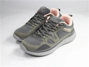 کتونی زنانه رانینگ و لایف استایل اسکچرز کوانتوم | Skechers quantum