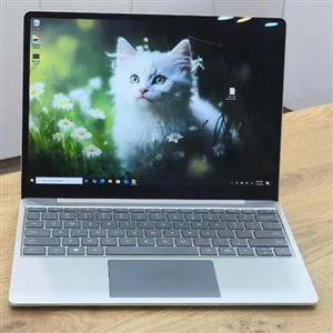 Surface Laptop Go/i5-10/8/256