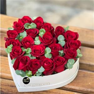 باکس گل قلبی عشق جاودان