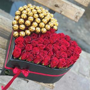 باکس گل و شکلات