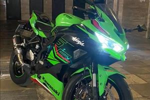موتور سیکلت کاوازاکی نینجا ZX-25R-1402