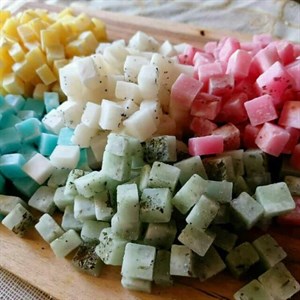 قند سفید نیشکر طعم گل محمدی (۲۵۰ گرم)