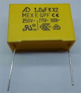MKT CAPACITOR 1UF 300VAC KX2