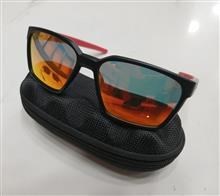 عینک اسپرت پلاریزه و یووی 400 برند Oakley سفارشی