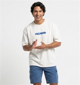تیشرت Pegador یقه گرد مردانه باکسی سفید دورس پنبه طرحدار مدل 50123