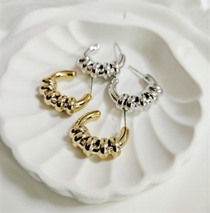 گوشواره فشن حلقه ای 5گره نماد استقلال و شهامت جنس رادیوم خالص آبکاری طلا و نقره رنگ ثابت ضد حساسیت سایز متوسط از برند زارا ایتالیا