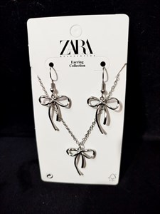 نیم ست گردنبند و گوشواره پاپیون استیل نقره‌ای رنگ ثابت پینترستی ترند فانتزی پاپیون Zara accessories