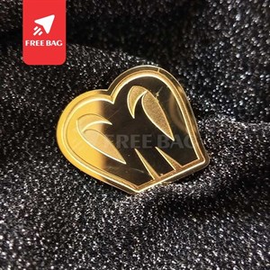 بج سینه مات و براق طلایی تک سوزنه