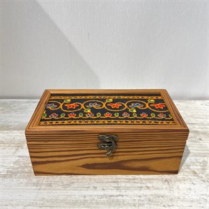 جعبه چوبی مربع 12 در 22 سانتیمتر پته دوزی دستساز طرح ایرانی کد 002