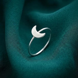 انگشتر نقره مینیمال زنانه با طرح ماه 