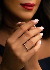 انگشتر نقره زنانه تراش ریز دور نگین 