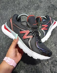 خرید کتونی نیوبالانس New Balance 860v2 - راحتی فوق‌العاده برای پیاده‌روی و دویدن