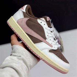 کفش نایک جردن وان لو تراویس اسکات قهوه‌ای  Nike Air Jordan 1 Low Travis Scott Brown
