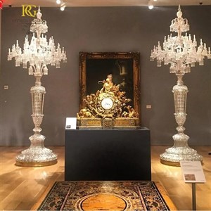 آباژور بزرگ ایستاده کریستالی باکارات با فرم طبقاتی