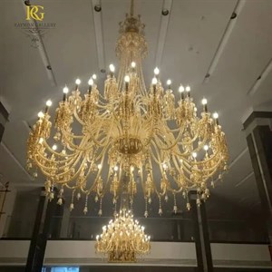 لوستر طلایی باکارا با طراحی لوکس اشرافی(65 شاخه)