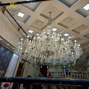 لوستر نقره‌ای باکارات چند طبقه ریسه ای (65 شاخه)