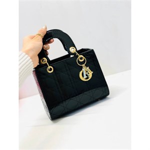 کیف دیور آویز دار