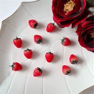 آویز توت فرنگی سه بعدی(فروش بصورت دونه ای)