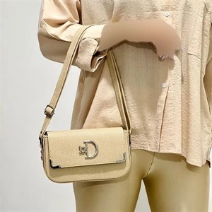 کیف پاسپورتی کنفی دیور کد 1387 جنس چرم مصنوعی ابعاد 22x16x7 سانتیمتر