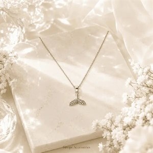 گردنبند دخترانه طرح دم وال