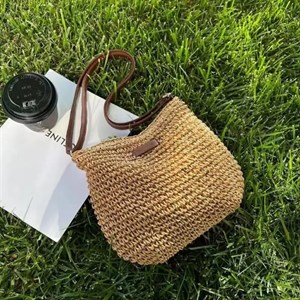 کیف دوشی زنانه مدل رافیا مینیمال